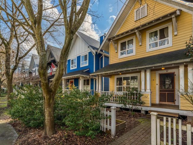 152 Star Crescent, House other with 3 bedrooms, 2 bathrooms and 1 parking in New Westminster BC | Image 1