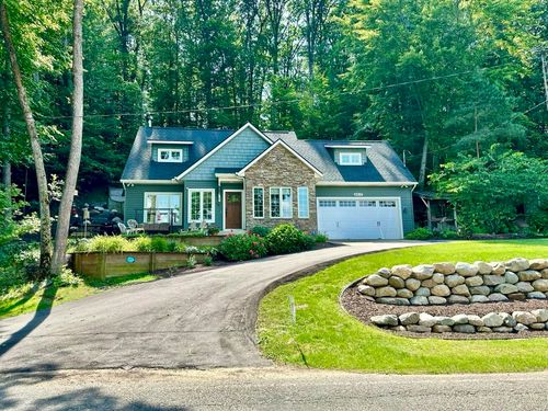 5217 S Centerline Rd, Newaygo, MI, 49337-9624 | Card Image