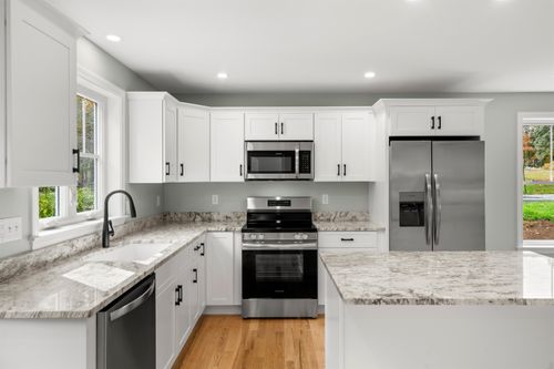 10 Turgeons Ln, Somersworth, NH, 03878-2117 | Card Image