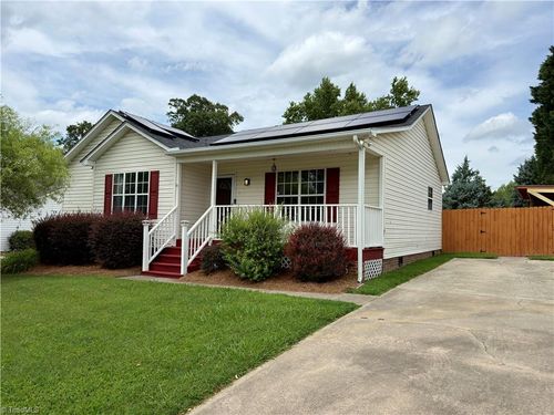 206 Larkspur Ln, Thomasville, NC, 27360-7618 | Card Image
