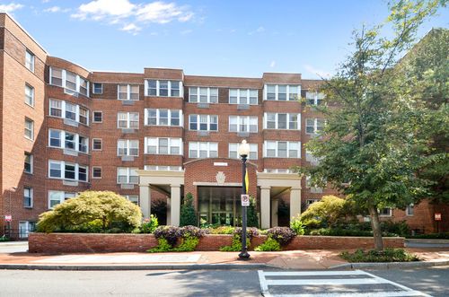 529-2500 Q St Nw, WASHINGTON, DC, 20007-4318 | Card Image