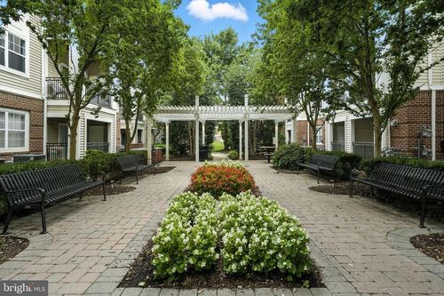 apt-403-12909 Centre Park Cir, HERNDON, VA, 20171-5847 | Card Image