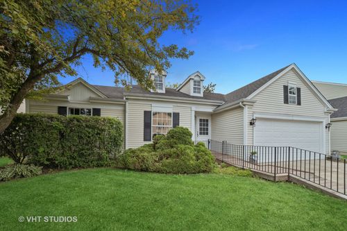 52 Mckinley Ln, Streamwood, IL, 60107-2316 | Card Image