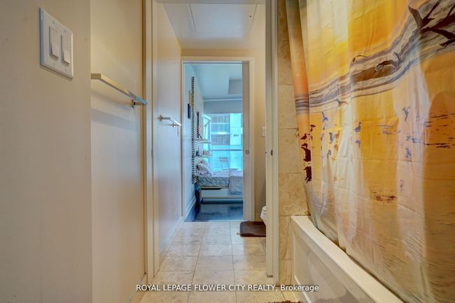 1407 - 12 York St, Condo with 2 bedrooms, 2 bathrooms and null parking in Toronto ON | Image 23