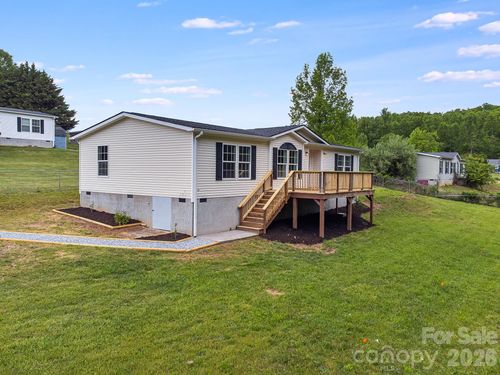 44 Morning Ln, Hendersonvlle, NC, 28792-8072 | Card Image