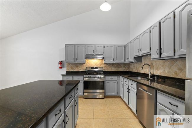 179 Hidden Ct, House other with 2 bedrooms, 2 bathrooms and null parking in Old Bridge NJ | Image 14