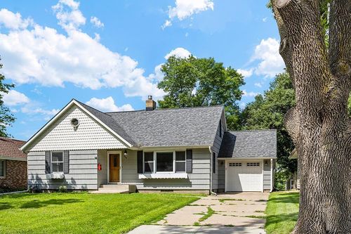 644 S Nicollet St, Blue Earth, MN, 56013-1415 | Card Image