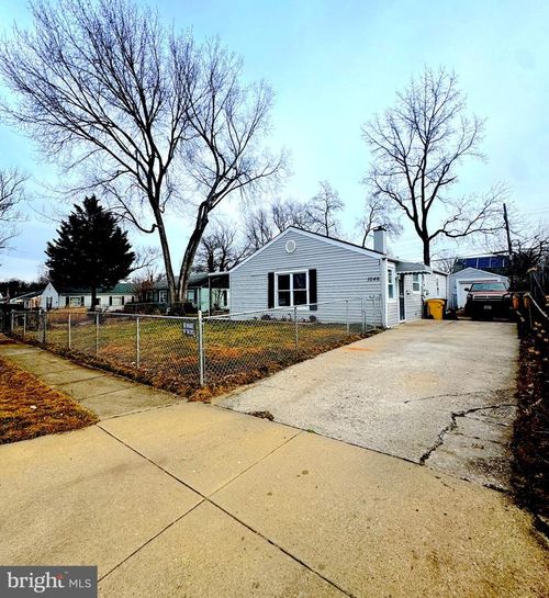 1046 Thomas Rd, GLEN BURNIE, MD, 21060-7312 | Card Image