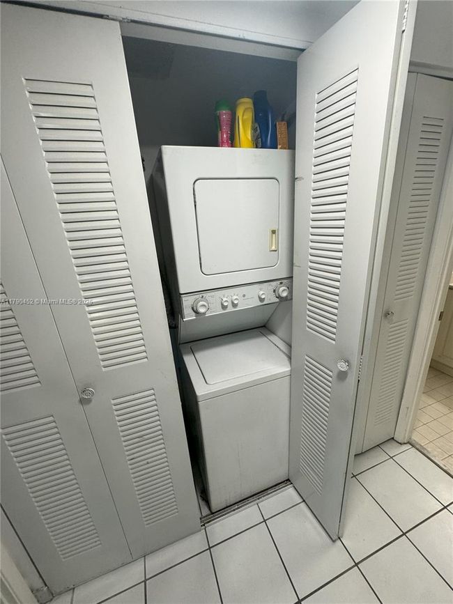APT-404 - 8005 Lake Dr, Condo with 1 bedrooms, 1 bathrooms and null parking in Doral FL | Image 13