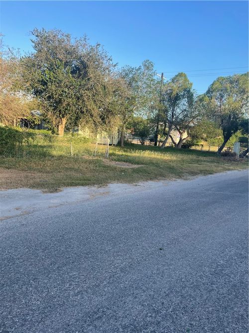 400 Kentucky Street, Alice, TX, 78332 | Card Image