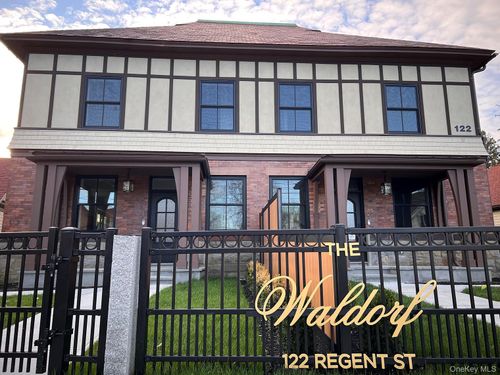 2-122 Regent St, Saratoga Springs, NY, 12866-4334 | Card Image