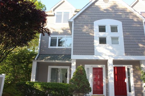 4i-453 E Putnam Ave, Cos Cob, CT, 06807-2524 | Card Image