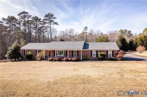 66 Georgia Ave, Warsaw, VA, 22572-4235 | Card Image