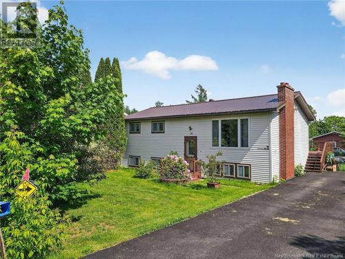 24 Chestnut Cres, Lutes Mountain, NB, E1G2S4 | Card Image