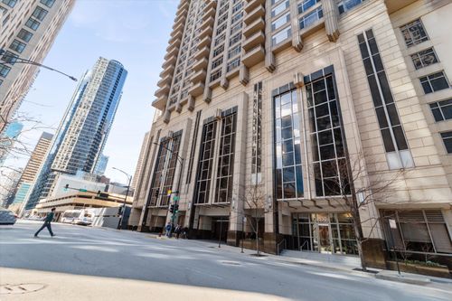 2005-530 N Lake Shore Dr, Chicago, IL, 60611-7433 | Card Image