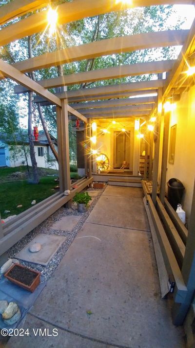 Trellis Entry way | Image 2