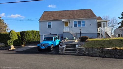 4 Heritage Cir, Johnston, RI, 02919-6710 | Card Image