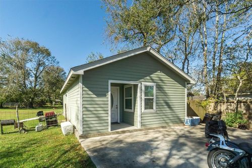 3824 Tower Rd, Santa Fe, TX, 77517-2614 | Card Image