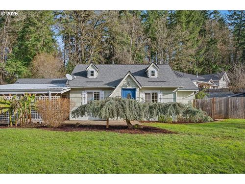 1401 S Water St, Silverton, OR, 97381-2437 | Card Image