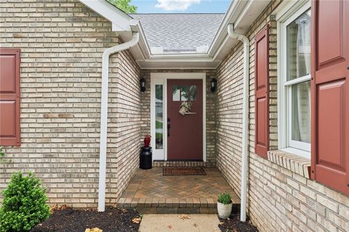 1005 Lakemont Dr, Bridgeville, PA, 15017-1262 | Card Image