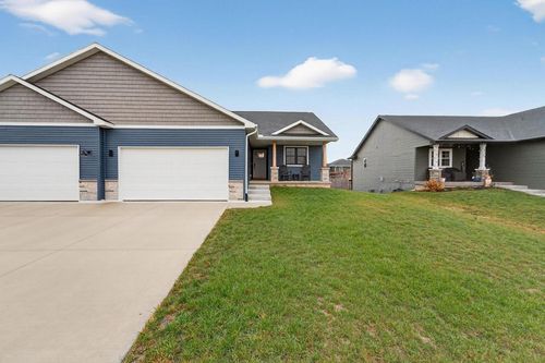 654 Locust Ln, Evansville, WI, 53536-8829 | Card Image
