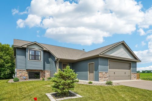 541 Prairie Rd, New Richmond, WI, 54017-1282 | Card Image