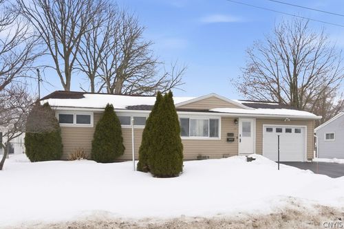 117 Saslon Park Dr, Liverpool, NY, 13088-6449 | Card Image