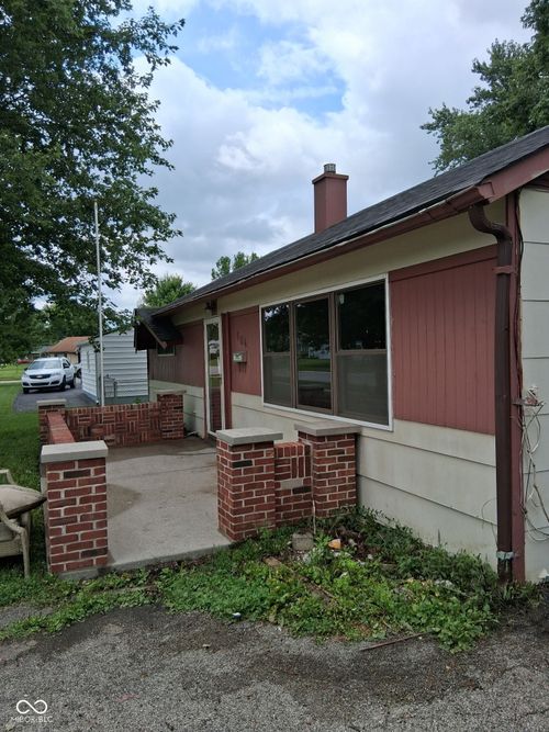 604 Carol Dr, Greenwood, IN, 46143-1229 | Card Image