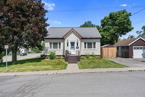 181 York St, Napanee, ON, K7R2Y8 | Card Image