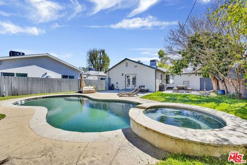 15513 Cohasset St, Van Nuys, CA, 91406-2408 | Card Image