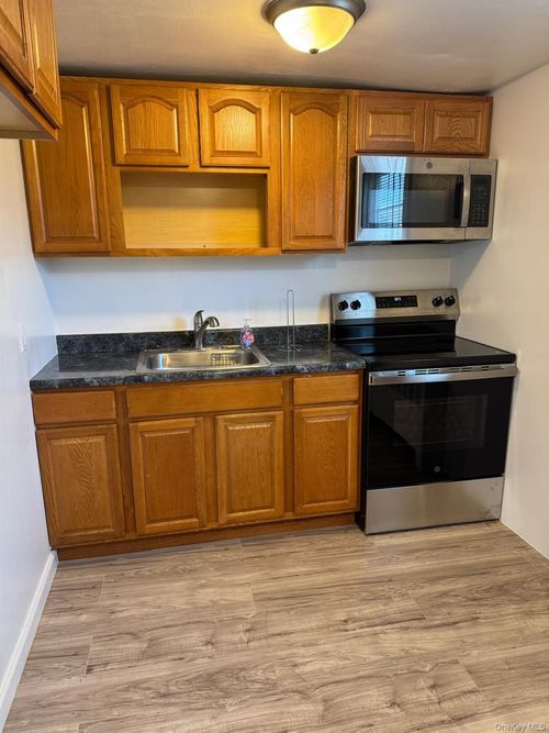 fl-2nd-1174 Russell St, Franklin Square, NY, 11010-1527 | Card Image