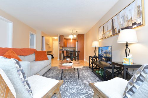 115-2700 W 44th St, Minneapolis, MN, 55410-5001 | Card Image