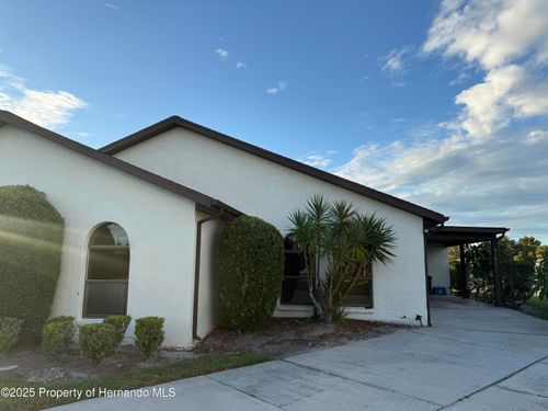 9151 Lingrove Rd, WEEKI WACHEE, FL, 34613-5152 | Card Image