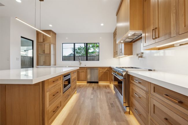 6458 Anita St, House other with 5 bedrooms, 5 bathrooms and null parking in Dallas TX | Image 14