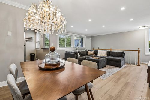 1-5 Wyndover Woods Ln, White Plains, NY, 10603-3155 | Card Image