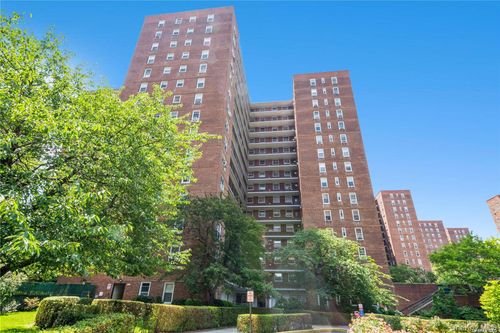 9n-98-20 62nd Dr, Rego Park, NY, 11374-1705 | Card Image