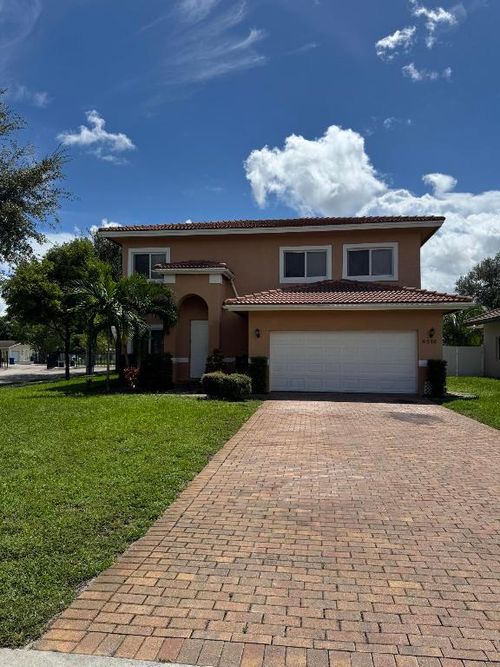4518 Nw 36th Ct, Lauderdale Lakes, FL, 33319-6478 | Card Image
