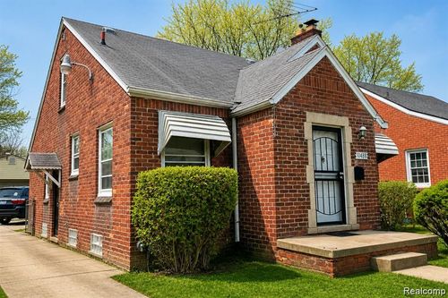 11488 Wayburn St, Detroit, MI, 48224-1636 | Card Image