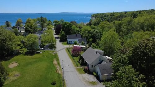 13 Norris St, Searsport, ME, 04974-3552 | Card Image