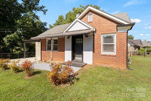 115 E Catawba St, Morganton, NC, 28655-3307 | Card Image