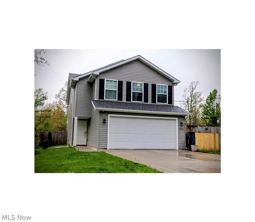 756 Hazelwood Dr, Vermilion, OH, 44089-2452 | Card Image