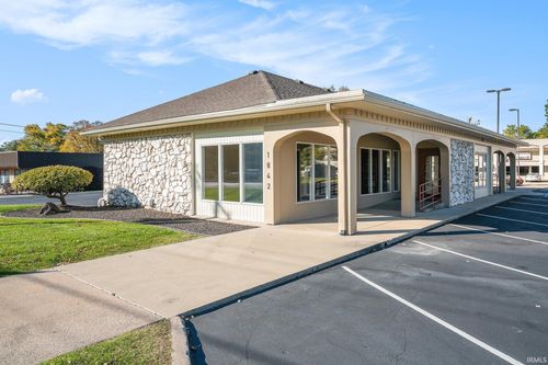 1842 E Bristol St, Elkhart, IN, 46514-3918 | Card Image