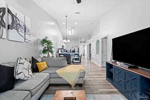 apt-d6-7101 Joy St, Pensacola, FL, 32504-6483 | Card Image