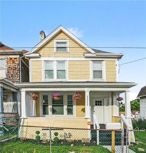 1311 Pirl St, Mckeesport, PA, 15132-5232 | Card Image