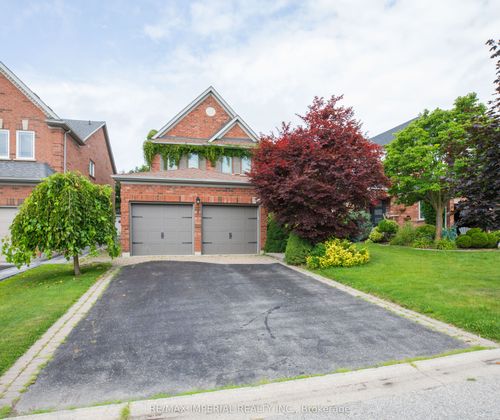 18 Windbreak Cres, Whitby, ON, L1P1P8 | Card Image