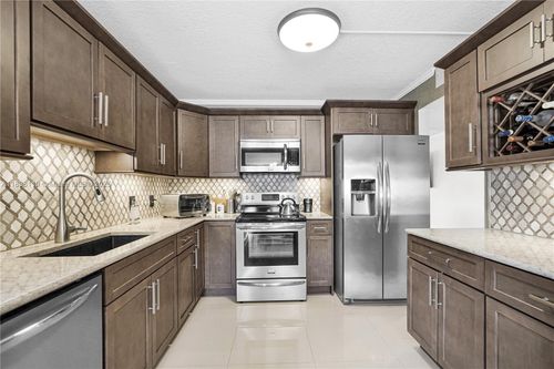 apt-101k-12650 Sw 6th St, Pembroke Pines, FL, 33027-1753 | Card Image