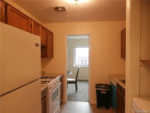 430-430 Kennedy Dr, Spring Valley, NY, 10977-5375 | Card Image