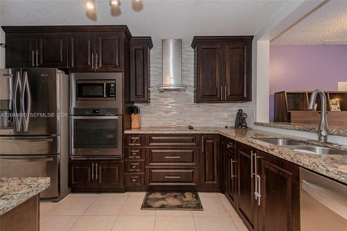 11733 Nw 11th St, Pembroke Pines, FL, 33026-4340 | Card Image