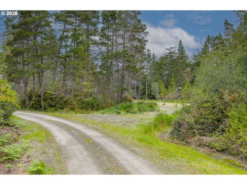 58821 Chanterelle Dr, Bandon, OR, 97411 | Card Image