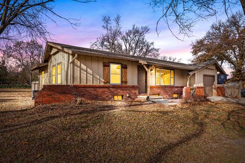 1359 N Woodlawn Blvd, Derby, KS, 67037-2920 | Card Image